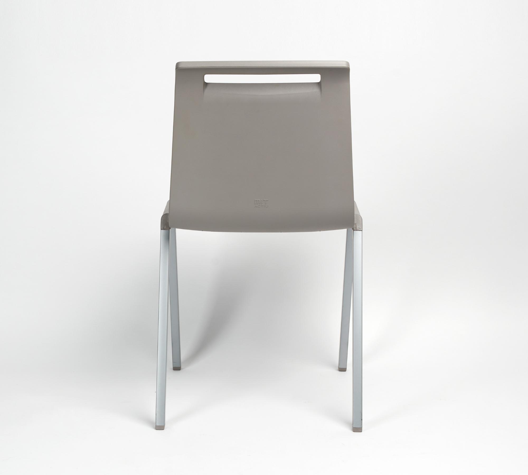 MIT Universeller Stuhl, Stapelbar mit Griff, Aluminiumbeine
