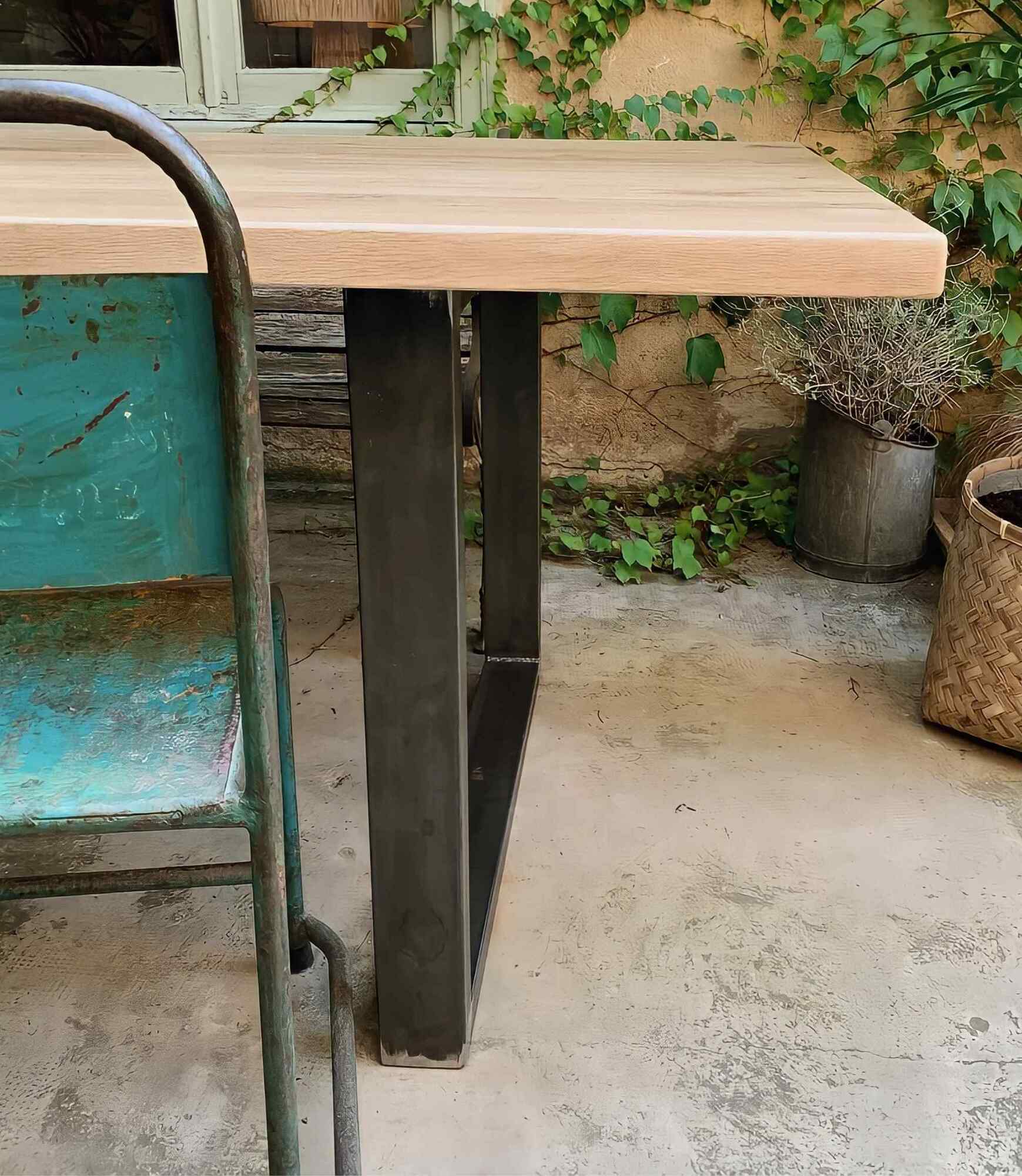 Indoor-Outdoor Eichenholztisch mit Metallgestell 180cm 6
