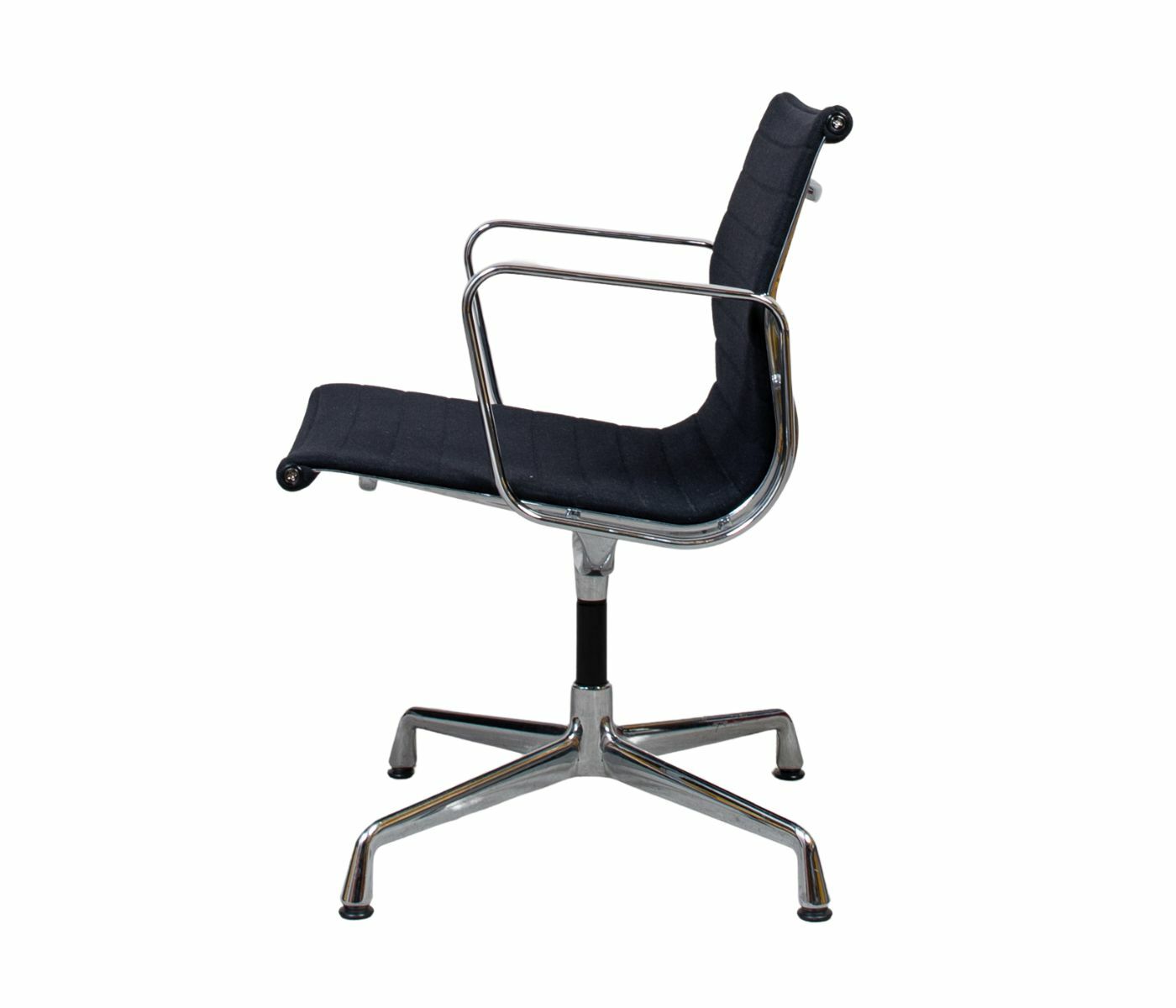 Eames EA 108 Aluminium Chair Schwarz 3