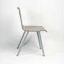 MIT Universeller Stuhl, Stapelbar mit Griff, Aluminiumbeine 2