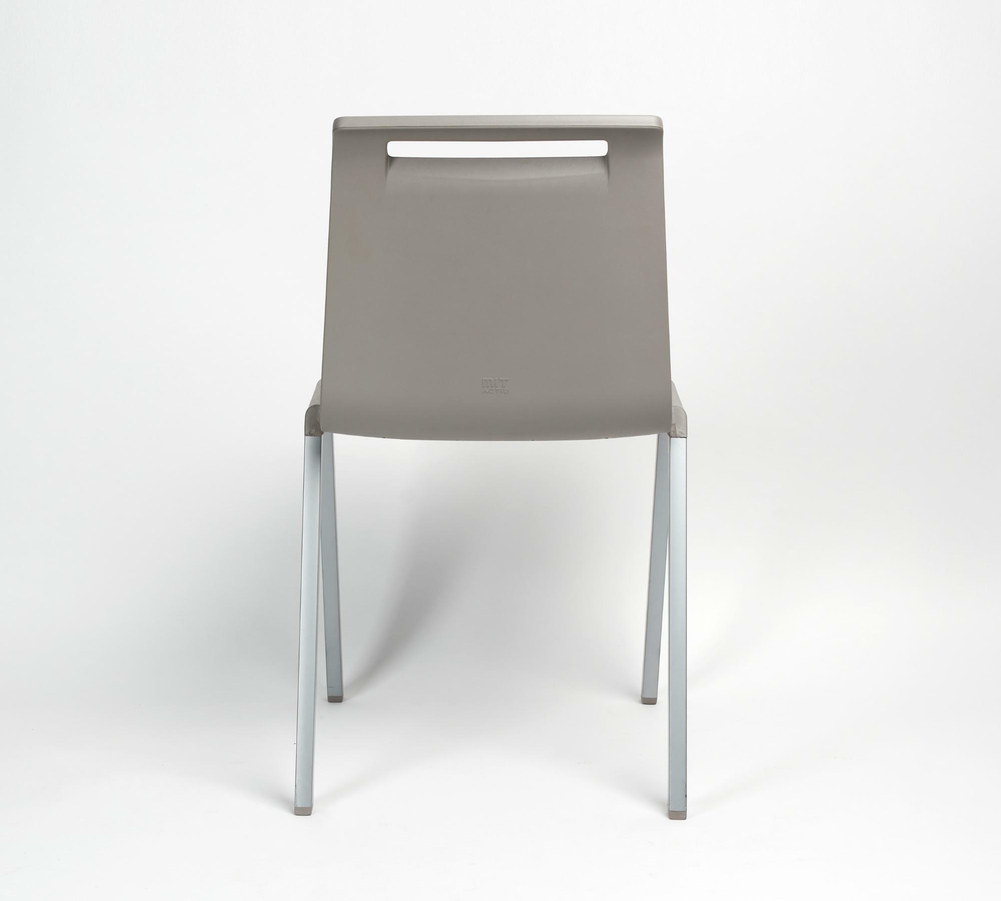 MIT Universeller Stuhl, Stapelbar mit Griff, Aluminiumbeine 3